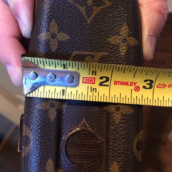 Louis Vuitton cellphone case - Picture 7 of 7